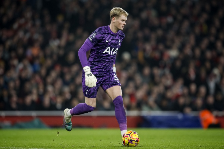 天天盈球即时比分直播-队报：欧塞尔联系热刺，希望租借替补门将金斯基6个月