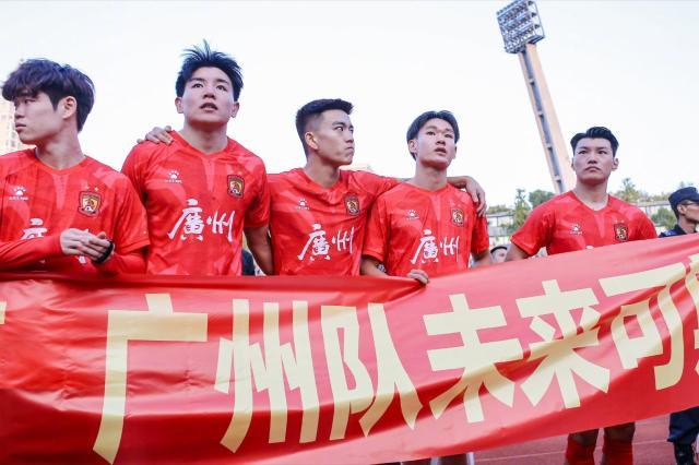 天天盈球-广州队消亡史：靠金元扶摇直上 因没钱重回废墟