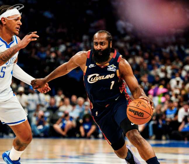 天天盈球官网-爆大冷！骑士无缘13分大逆转：全场开心欢呼，哈登空砍30+6+8